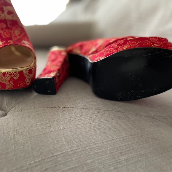 Red & Gold embroidered Satin vintage platform high heeled "clog" - Picture 3 of 5
